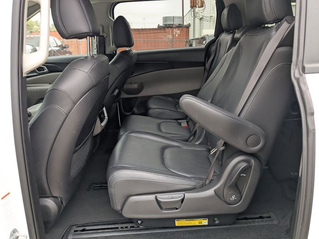 Thumbnail: 2025 Kia Carnival - 26