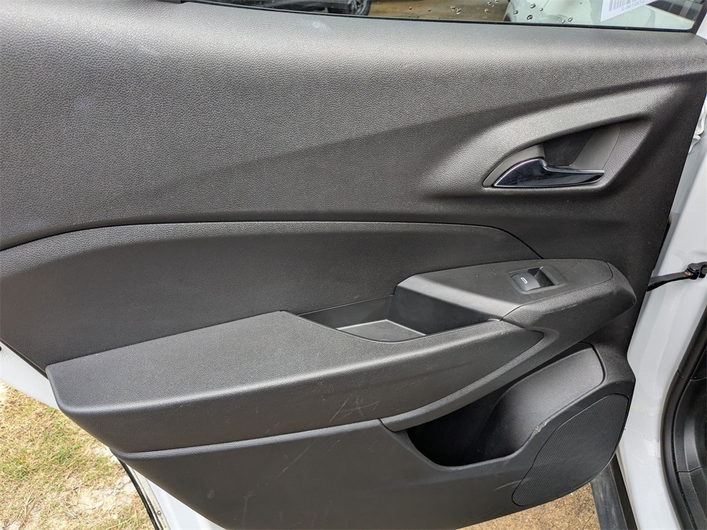 Thumbnail: 2025 Chevrolet Trax - 23