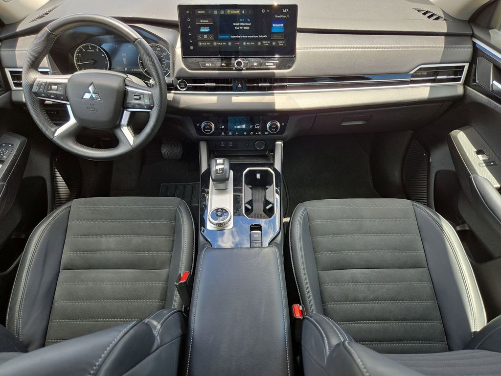 Thumbnail: 2025 Mitsubishi Outlander - 26