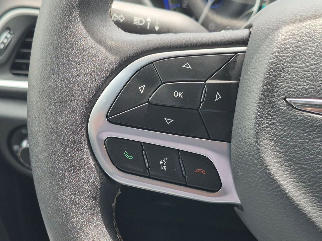 Thumbnail: 2025 Chrysler Pacifica - 15