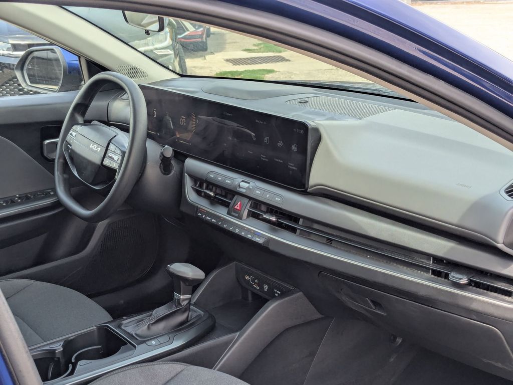 Thumbnail: 2025 Kia K4 - 28