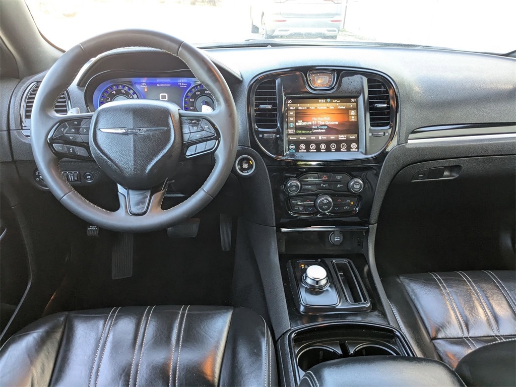 Thumbnail: 2023 Chrysler 300 - 30