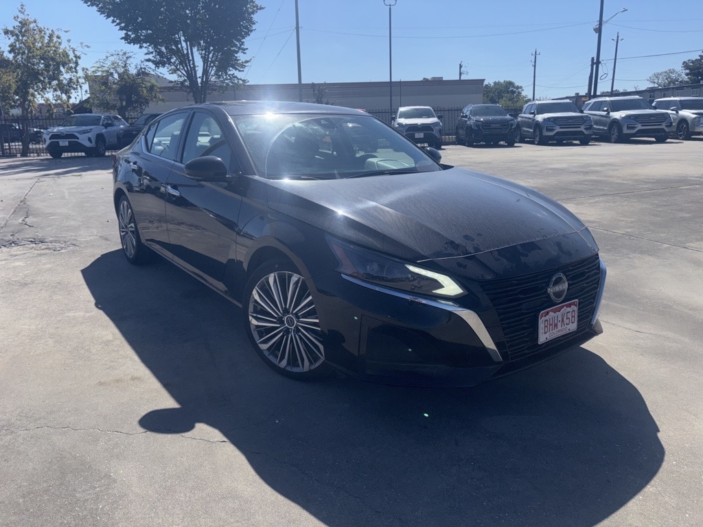 Thumbnail: 2023 Nissan Altima - 3