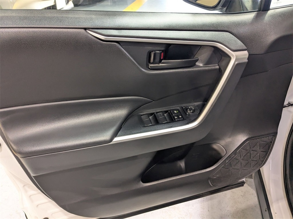 Thumbnail: 2025 Toyota RAV4 - 11