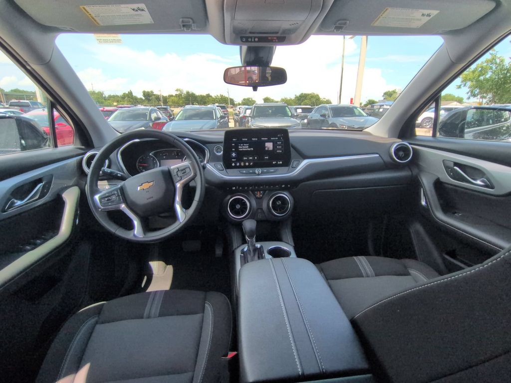 Thumbnail: 2025 Chevrolet Blazer - 25