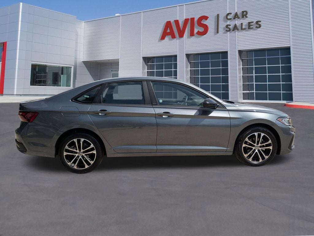 Thumbnail: 2025 Volkswagen Jetta - 2