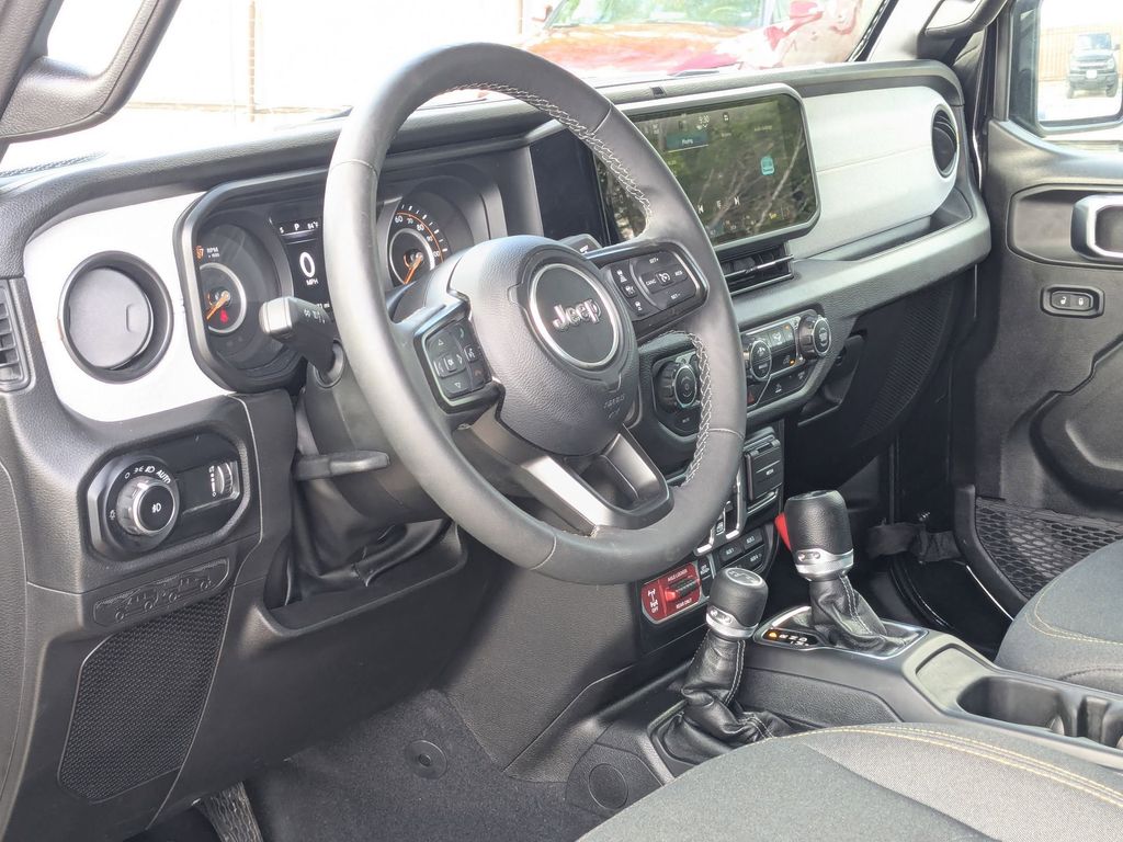 Thumbnail: 2025 Jeep Wrangler - 14