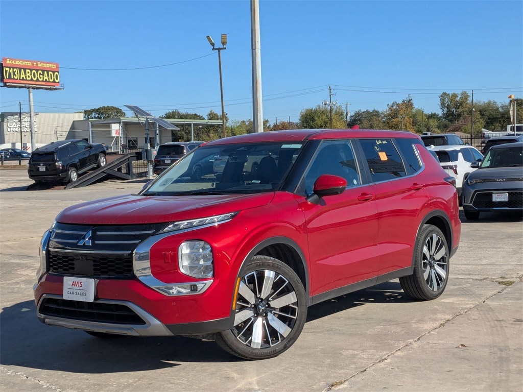 2025 Mitsubishi Outlander SE's photo