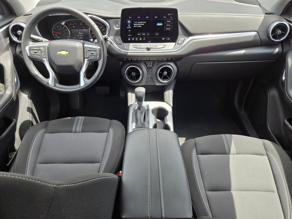 Thumbnail: 2025 Chevrolet Blazer - 25