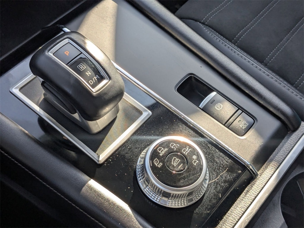 Thumbnail: 2024 Mitsubishi Outlander - 18