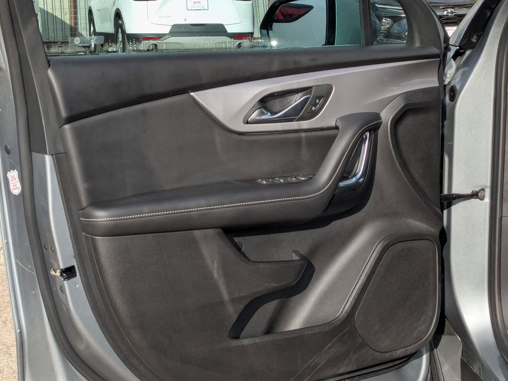 Thumbnail: 2025 Chevrolet Blazer - 11