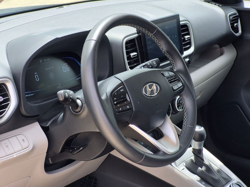 Thumbnail: 2025 Hyundai Venue - 14