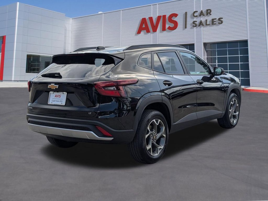 Thumbnail: 2025 Chevrolet Trax - 6