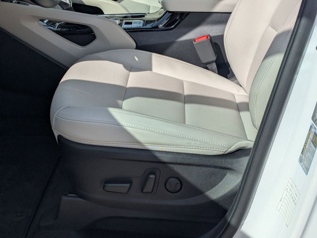 Thumbnail: 2025 Kia Telluride - 23