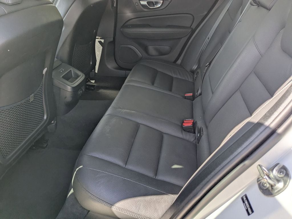 Thumbnail: 2025 Volvo S60 - 25