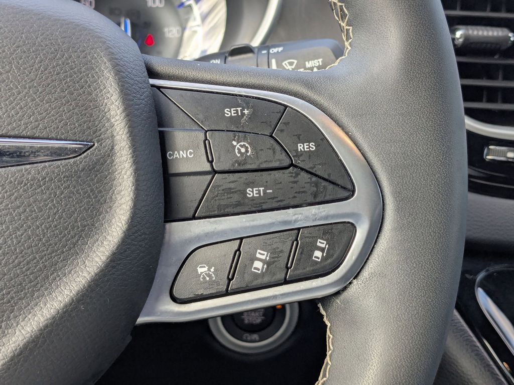 Thumbnail: 2025 Chrysler Pacifica - 14