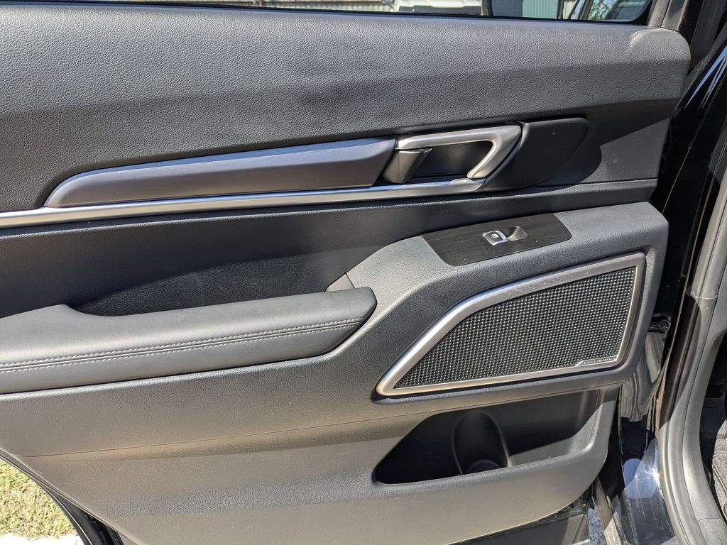 Thumbnail: 2025 Kia Telluride - 23