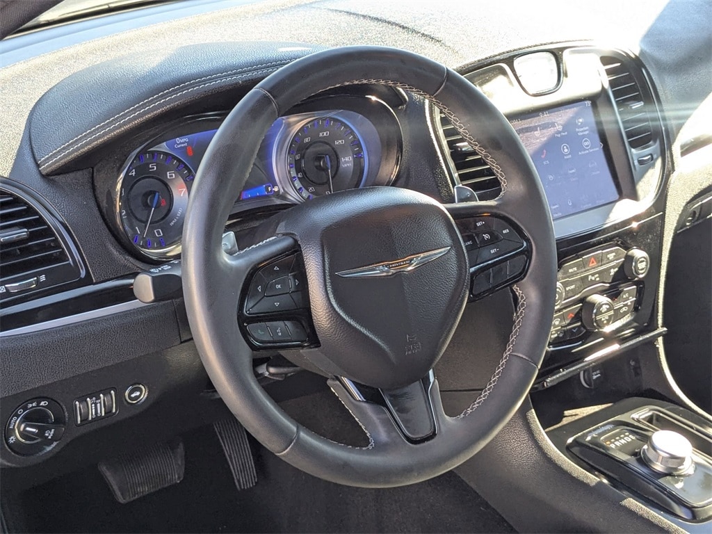 Thumbnail: 2023 Chrysler 300 - 15