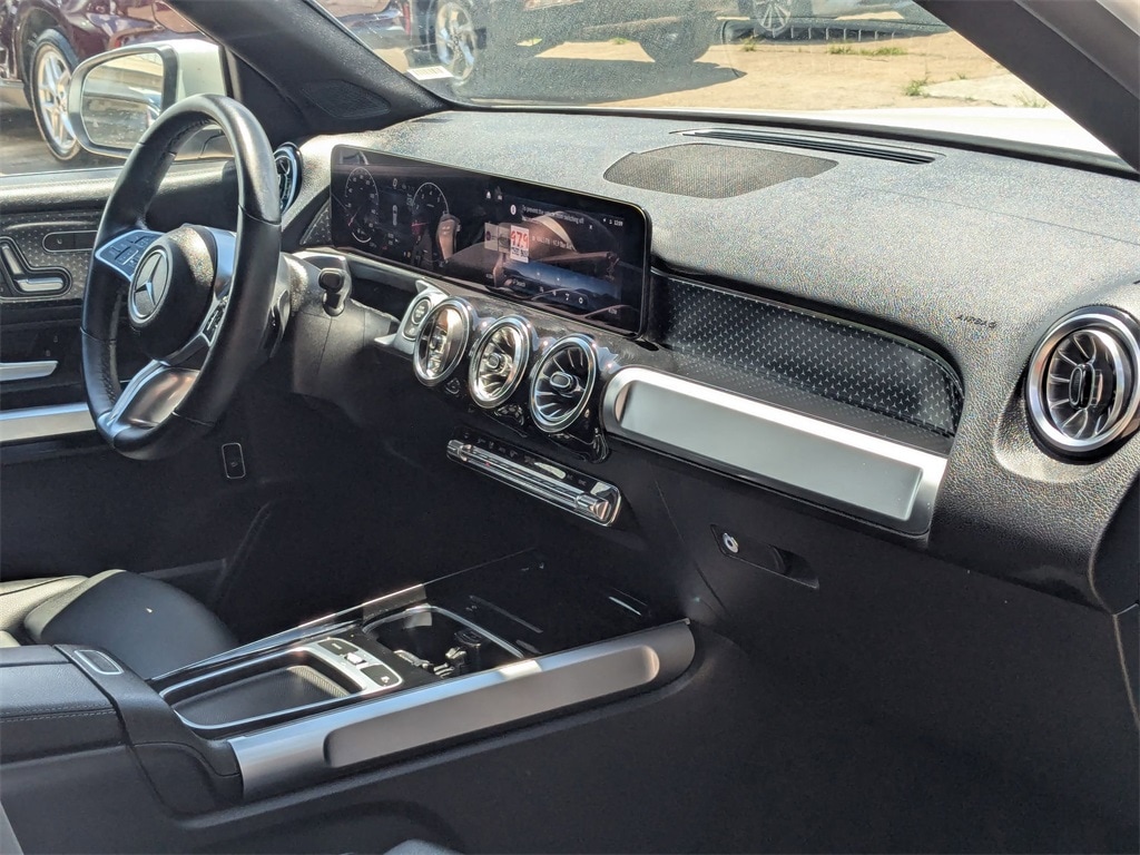 Thumbnail: 2024 Mercedes-Benz GLB - 30