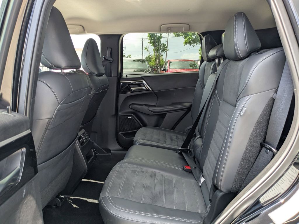 Thumbnail: 2025 Mitsubishi Outlander - 24