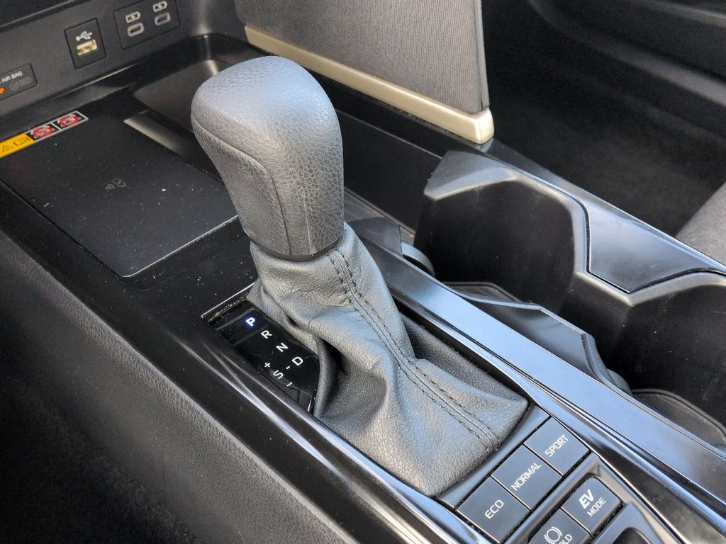 Thumbnail: 2025 Toyota Camry - 19