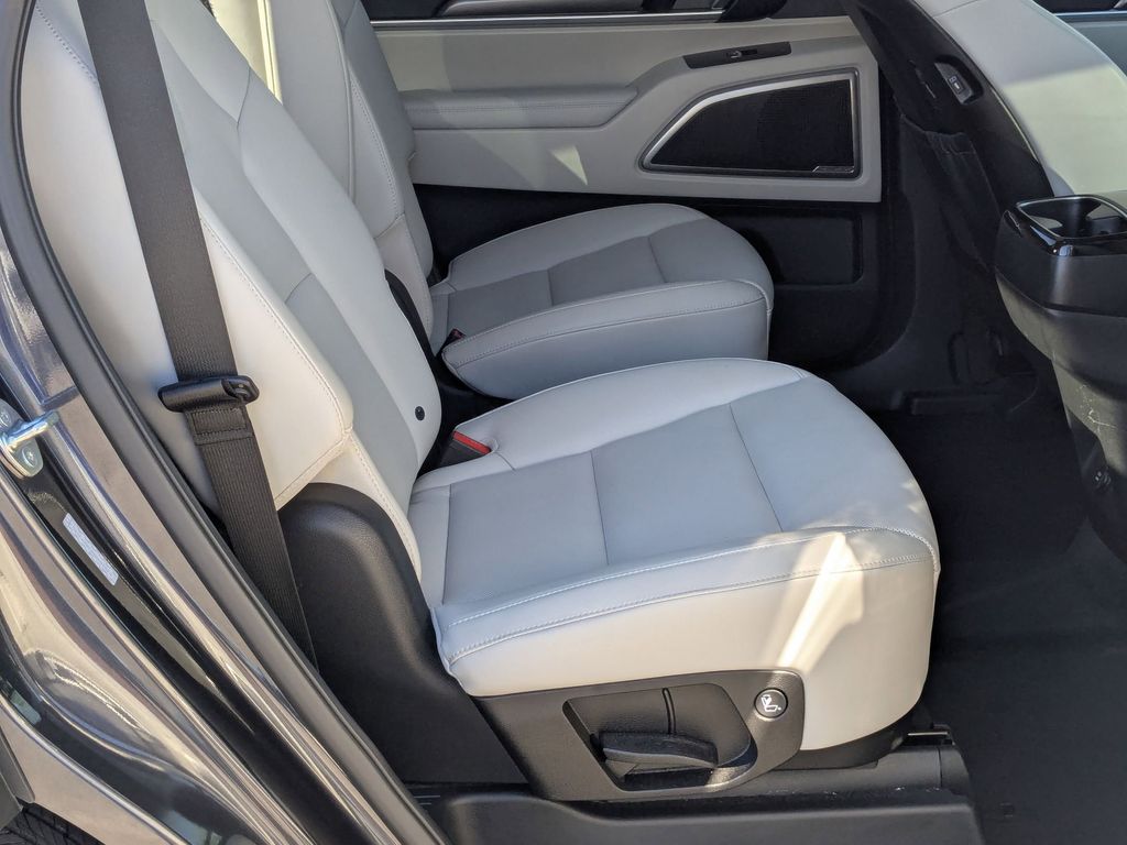 Thumbnail: 2025 Kia Telluride - 27