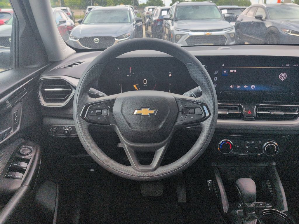 Thumbnail: 2025 Chevrolet TrailBlazer - 22