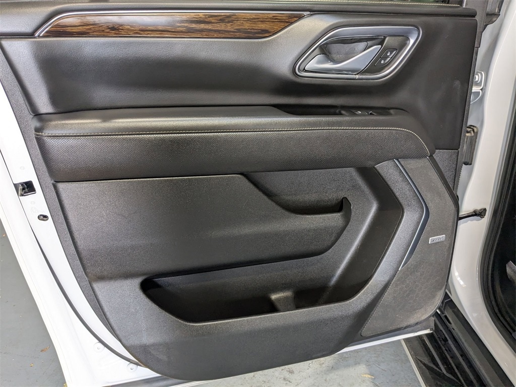 Thumbnail: 2023 Chevrolet Suburban - 23