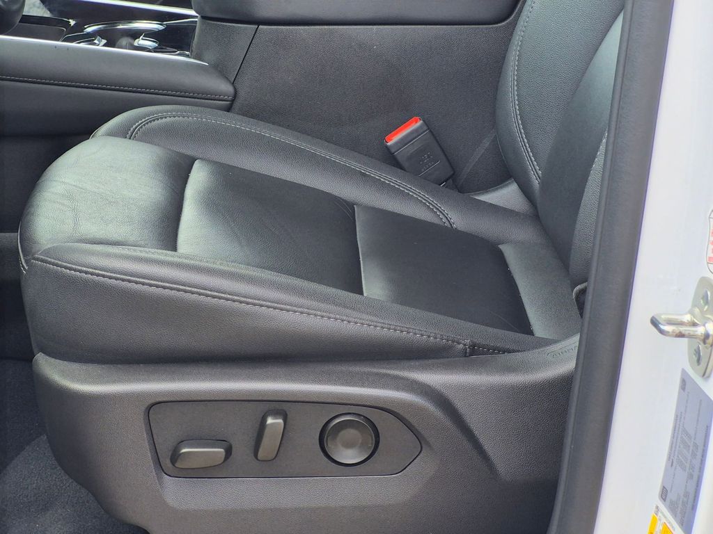 Thumbnail: 2025 Chevrolet Tahoe - 22