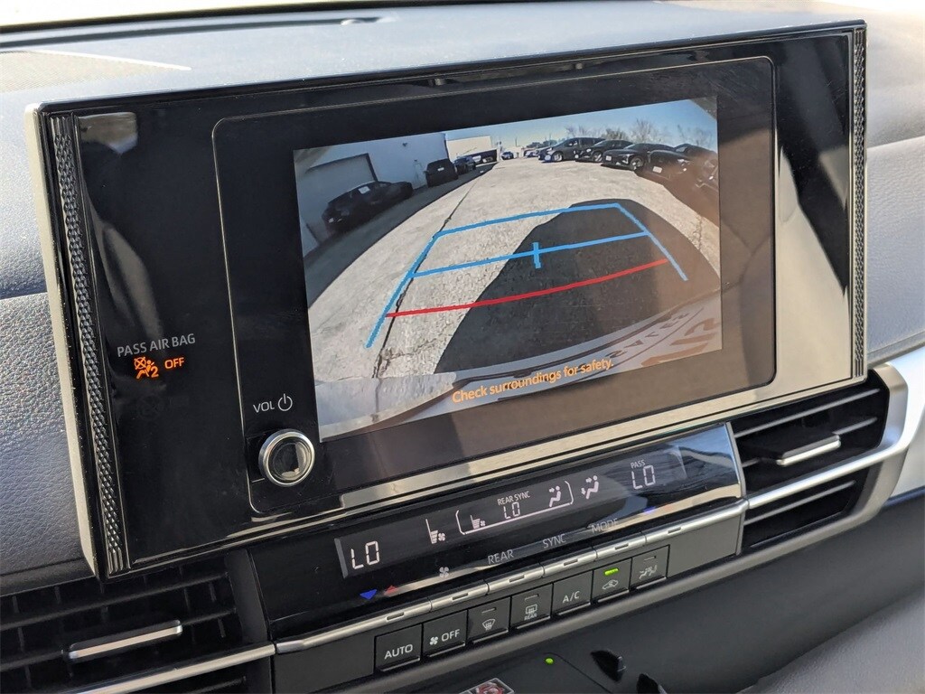 Thumbnail: 2025 Toyota Sienna - 18