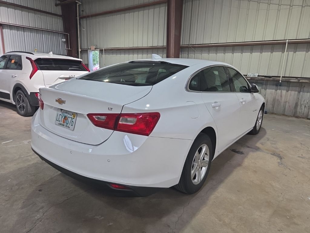Thumbnail: 2024 Chevrolet Malibu - 9