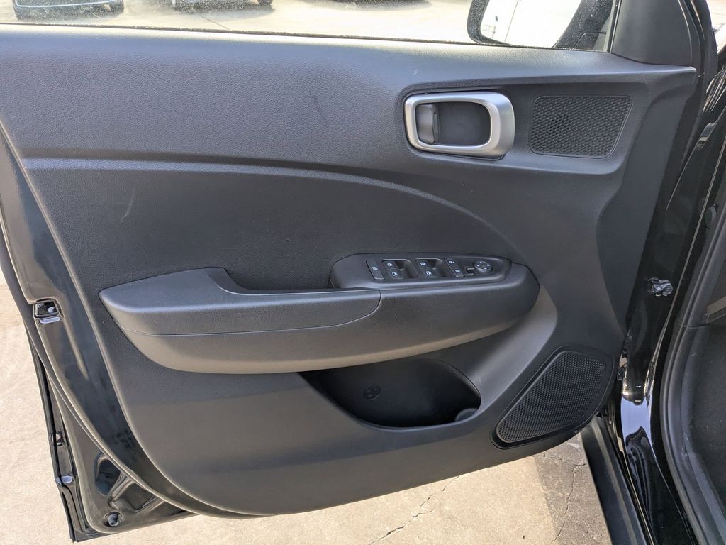 Thumbnail: 2025 Hyundai Venue - 9