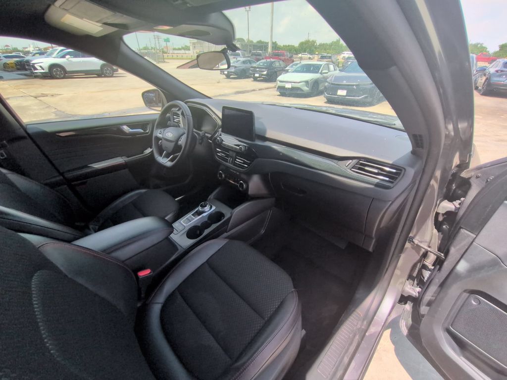 Thumbnail: 2025 Ford Escape - 31