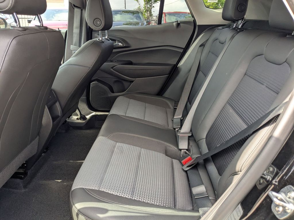 Thumbnail: 2025 Chevrolet Trax - 25