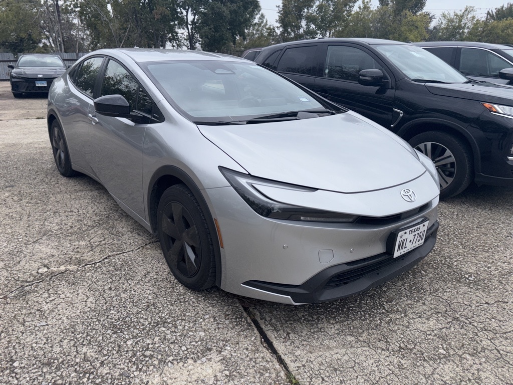 Thumbnail: 2025 Toyota Prius - 3