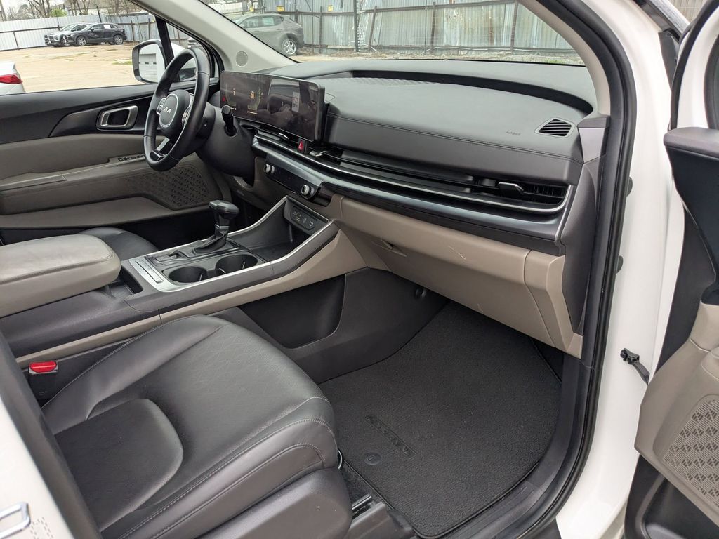 Thumbnail: 2025 Kia Carnival - 30