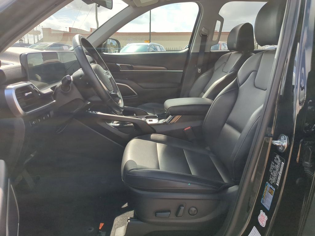 Thumbnail: 2025 Kia Telluride - 25