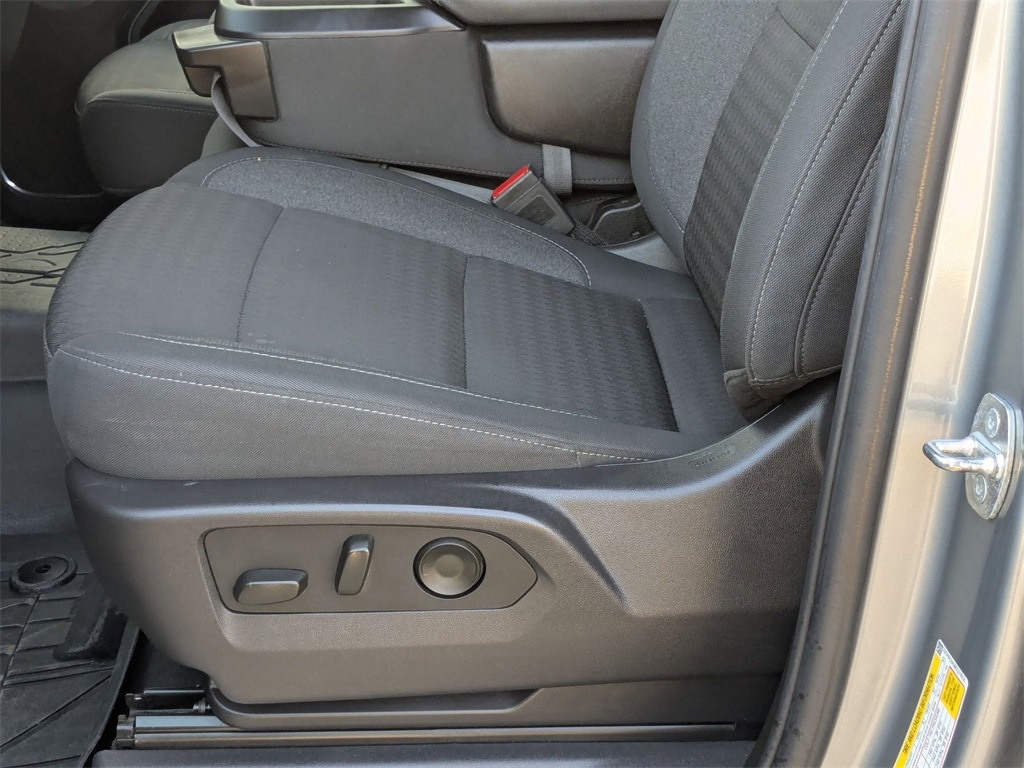 Thumbnail: 2024 Chevrolet Silverado 1500 - 21