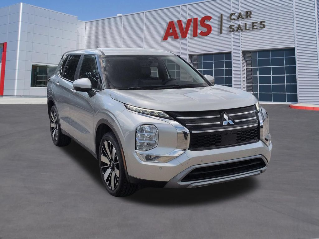 Thumbnail: 2025 Mitsubishi Outlander - 3