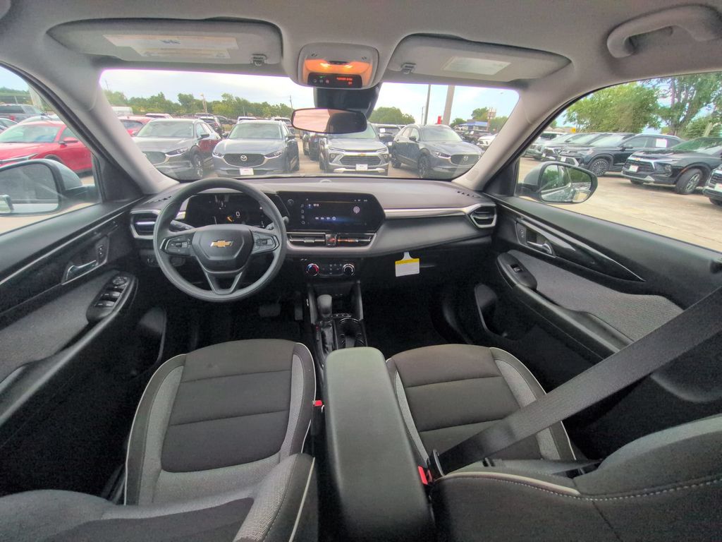 Thumbnail: 2025 Chevrolet TrailBlazer - 25