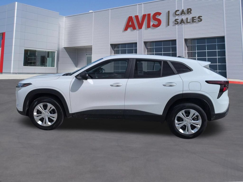 Thumbnail: 2025 Chevrolet Trax - 10