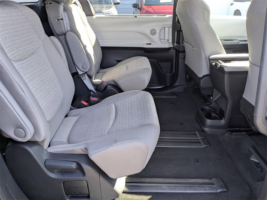 Thumbnail: 2025 Toyota Sienna - 29