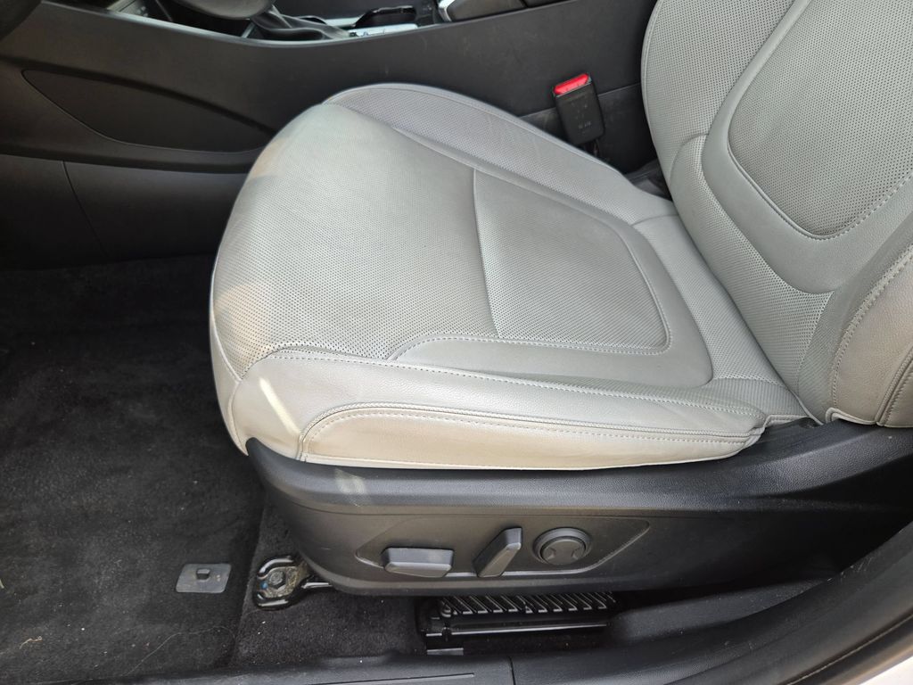 2025 Hyundai Santa Cruz Limited - Photo 15