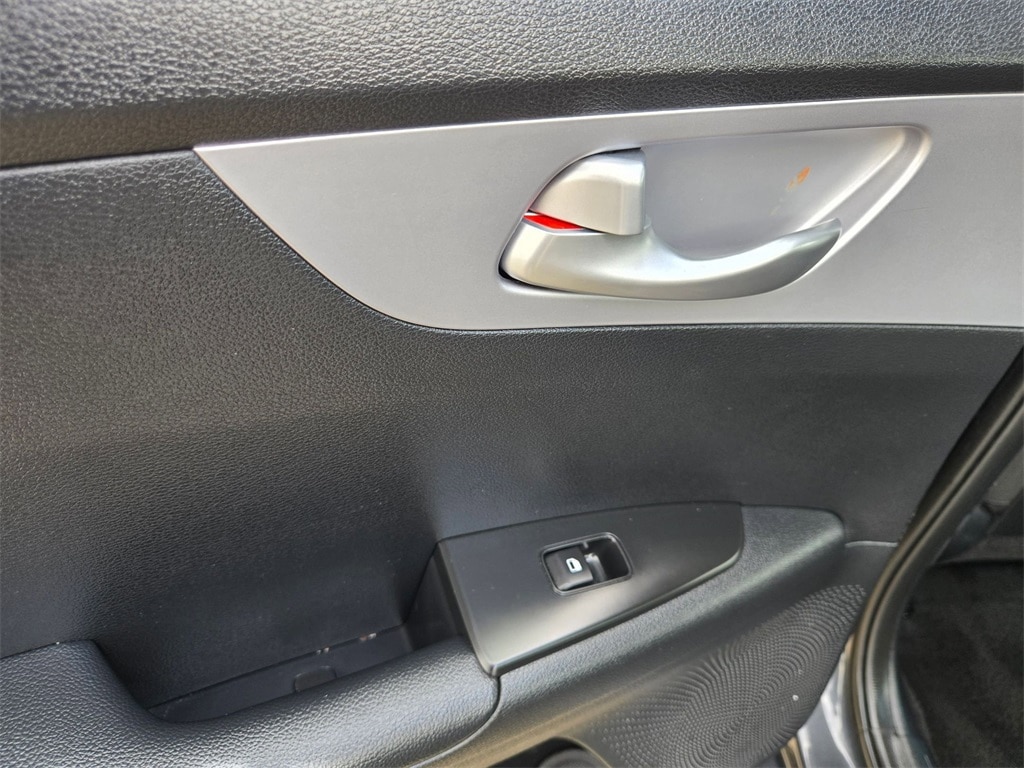 Thumbnail: 2024 Kia Forte - 26