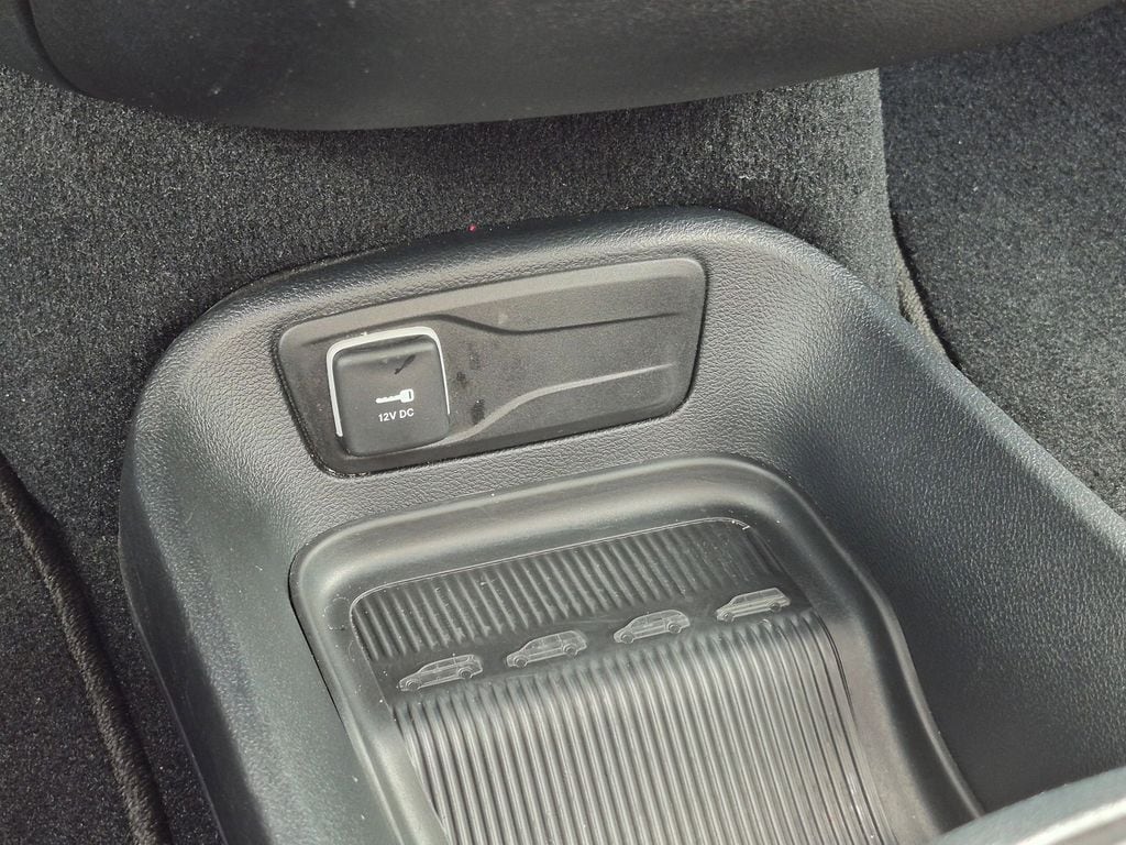 Thumbnail: 2025 Chrysler Pacifica - 22