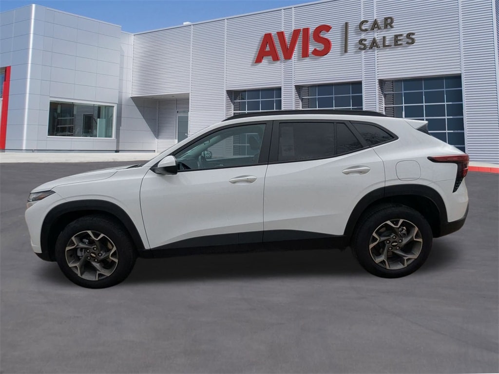 Thumbnail: 2025 Chevrolet Trax - 10