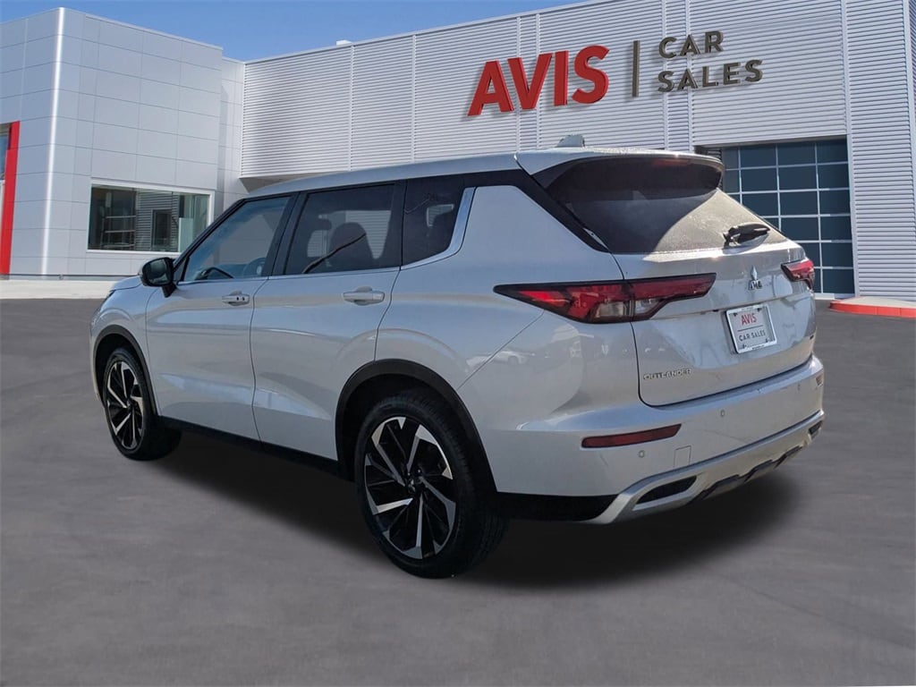 Thumbnail: 2024 Mitsubishi Outlander - 9