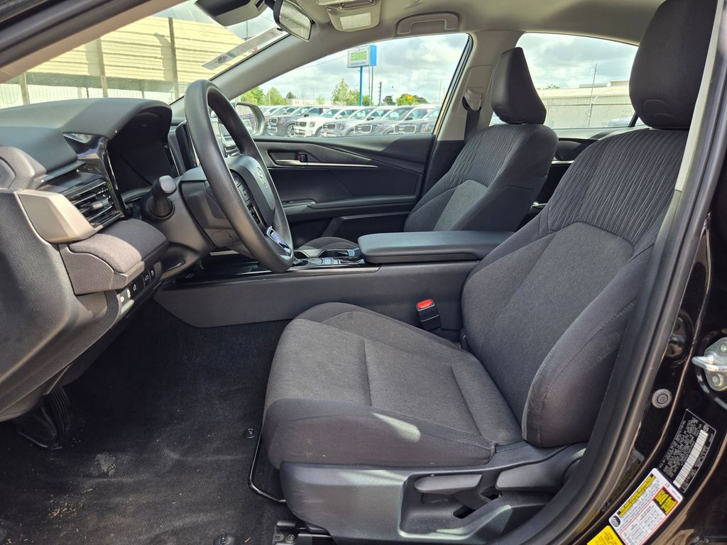 Thumbnail: 2025 Toyota Camry - 23