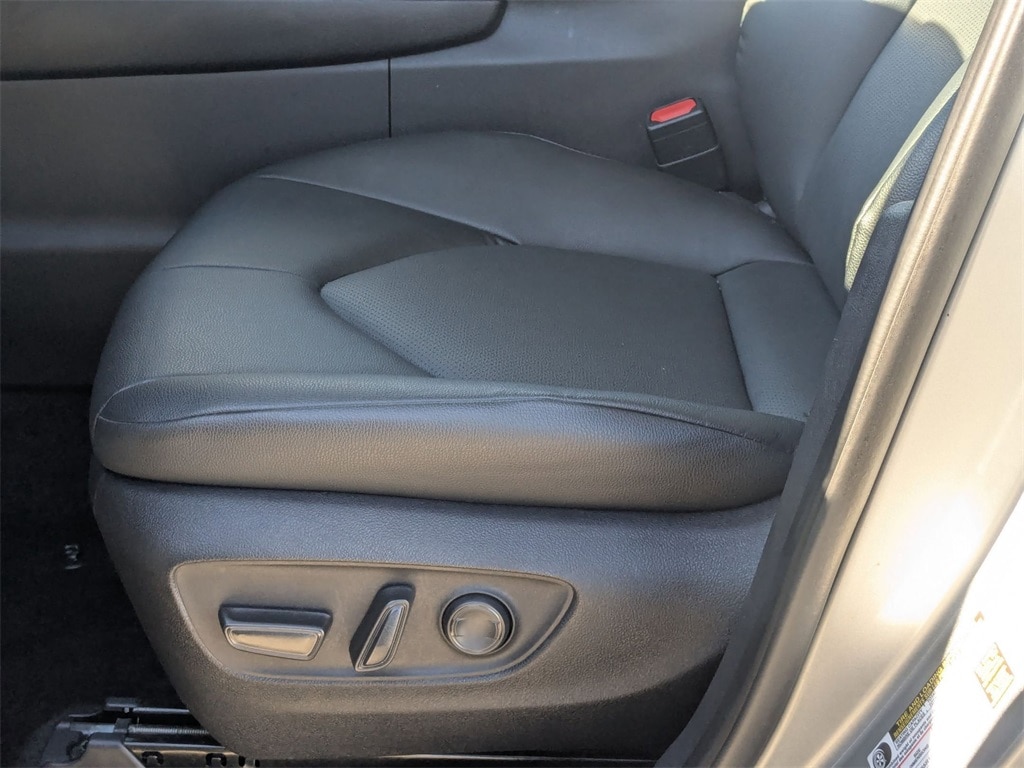 Thumbnail: 2025 Toyota Grand Highlander - 23