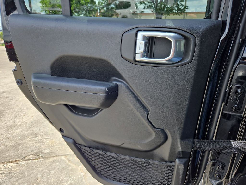 Thumbnail: 2025 Jeep Wrangler - 26